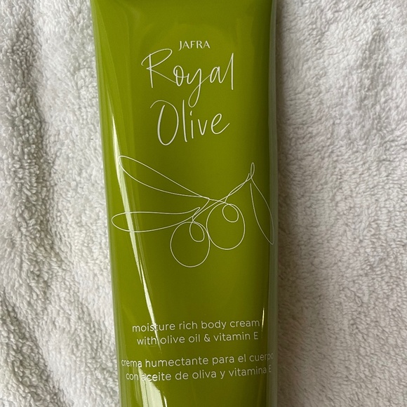 Bath & Body Jafra Moisturizer Rich Body Cream Poshmark
